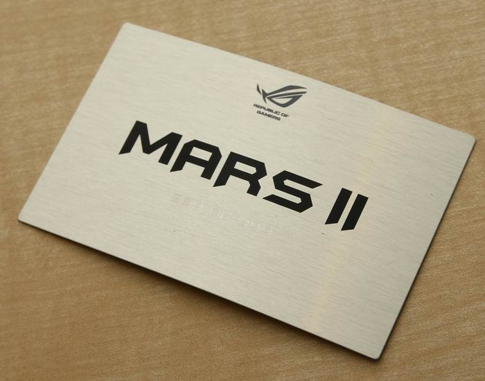 Свежие фотографии двуглавой видеокарты ASUS MARS II