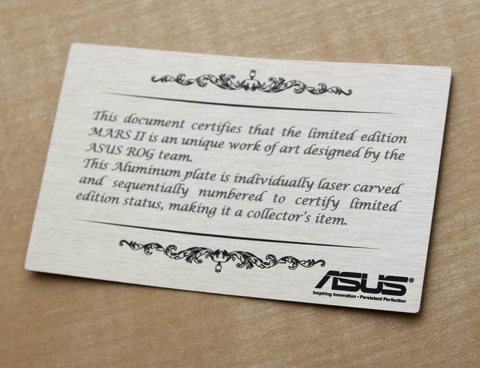 Свежие фотографии двуглавой видеокарты ASUS MARS II