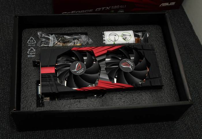 Свежие фотографии двуглавой видеокарты ASUS MARS II