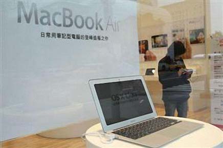 Apple MacBook Air будет доступен с 14" дисплеем?