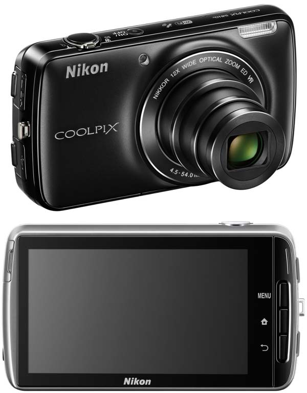 На фото показан аппарат COOLPIX S810c от Nikon