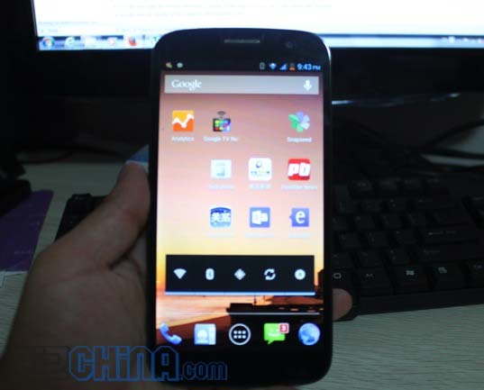 Планшетофон Zopo ZP990+ сна вид не отличается от прошлой модели