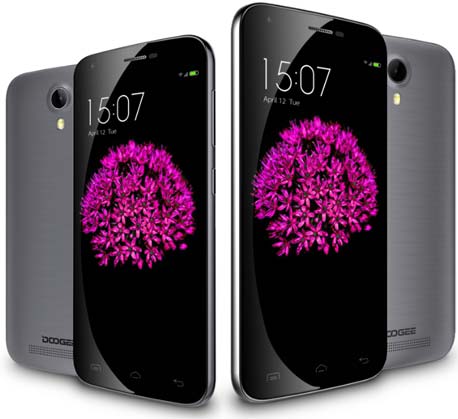 На фото аппарат Doogee Y100 Plus и Y100 Pro