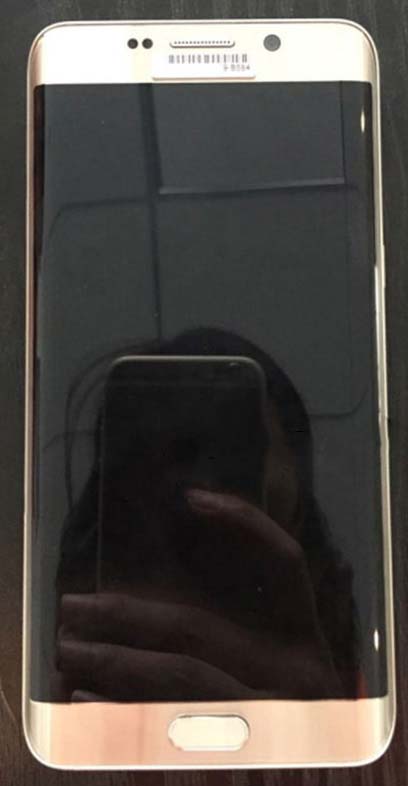 На фото устройство Samsung Galaxy S6 Edge+