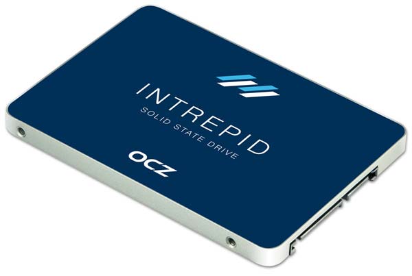 На фото показано устройство OCZ Intrepid 3700