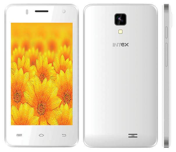 На фото ниже показан смартфон Intex Cloud N