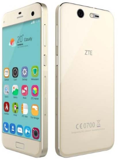 На фото можно увидеть умный телефон ZTE Blade S7