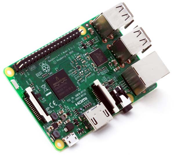 На фото можно увидеть плату Raspberry Pi 3